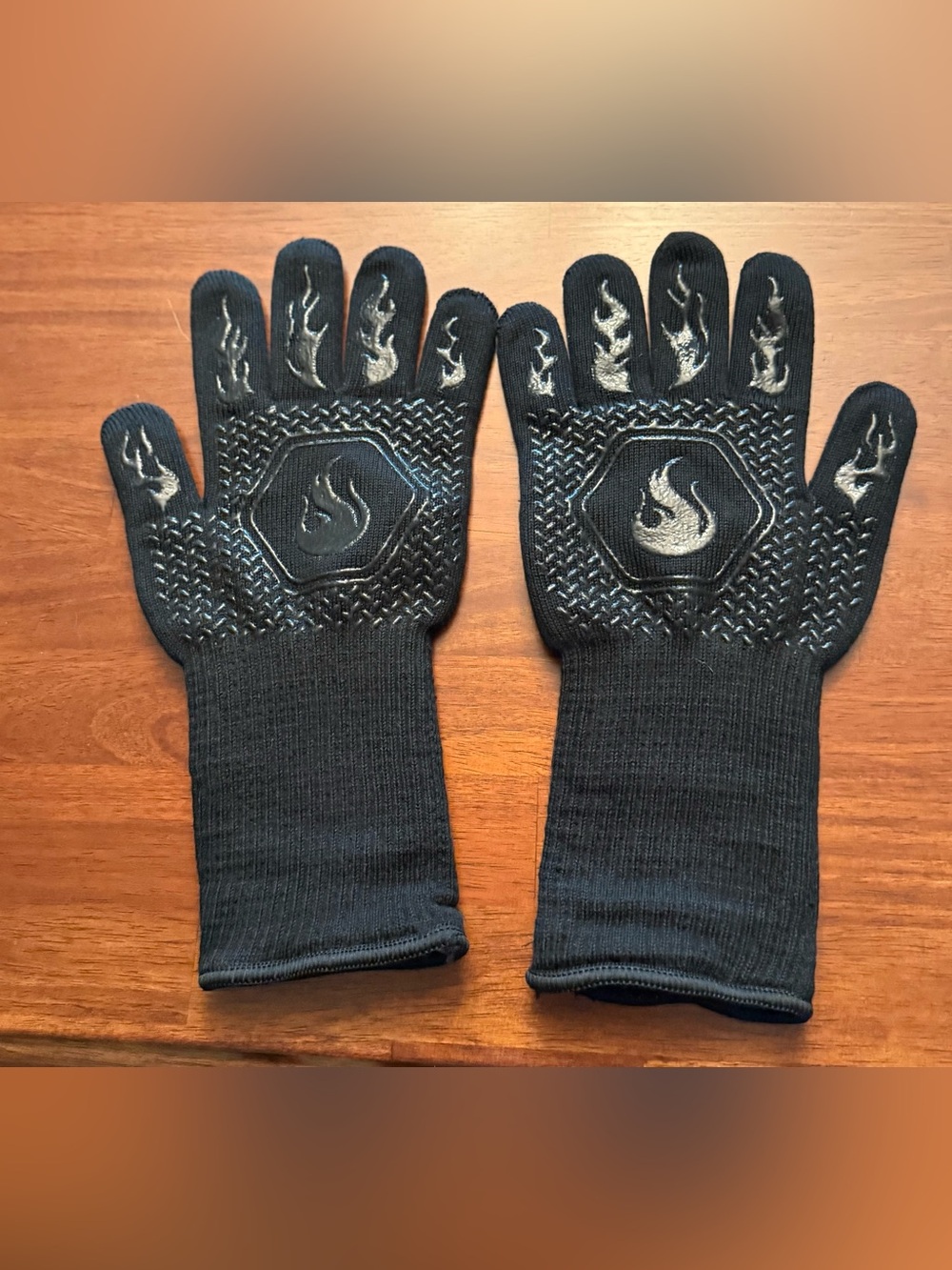 BBQ  Heat-Resistant Black BBQ Glove - Non-Branded NWOT